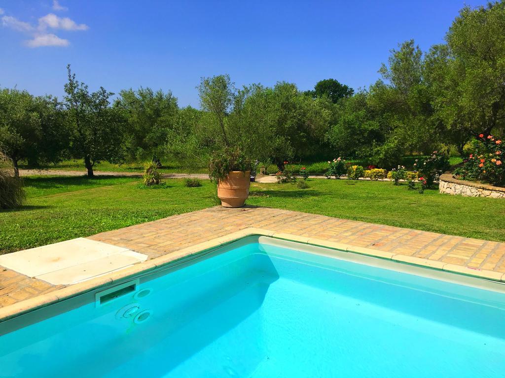 Villa Kleopatra Poulades Экстерьер фото